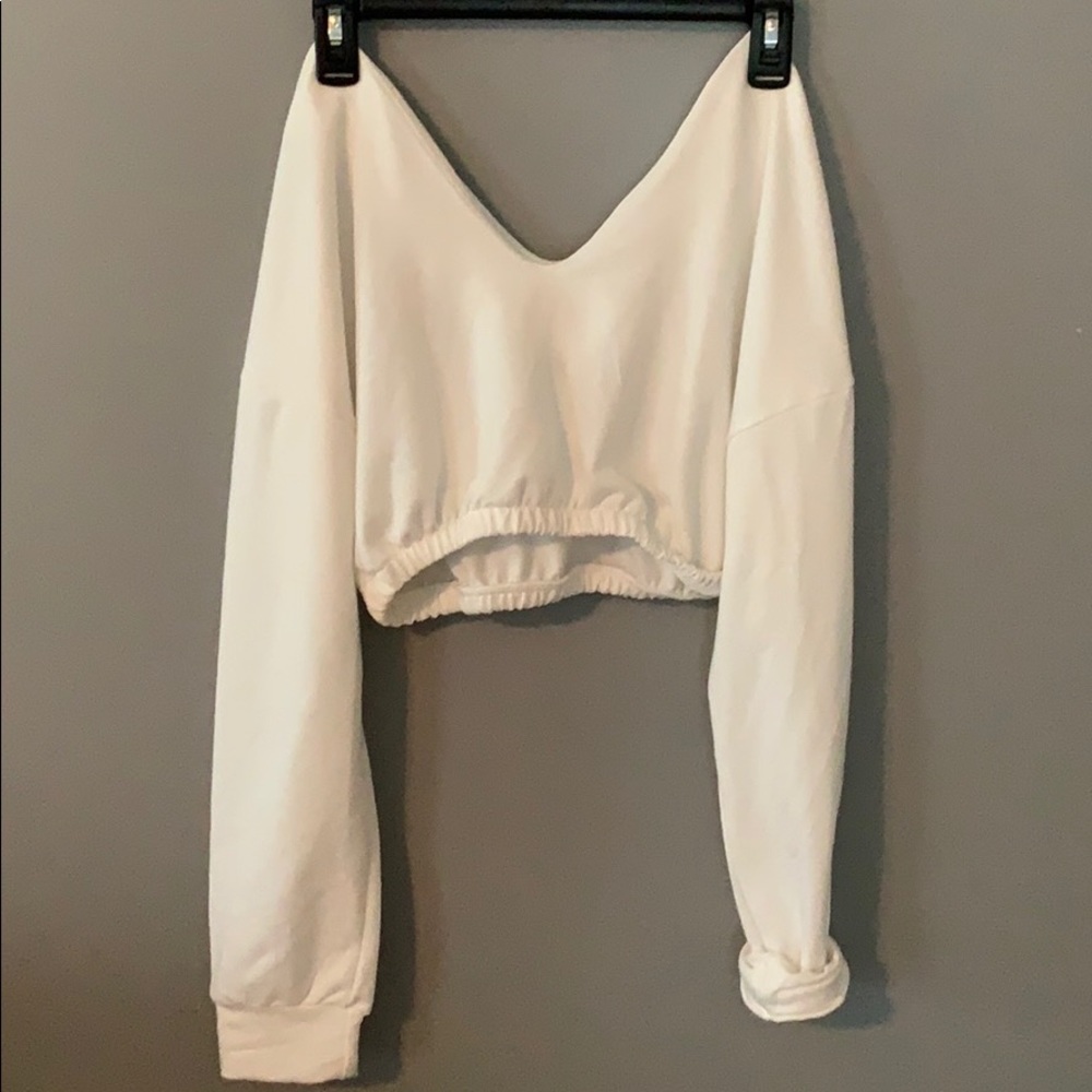 Super cute, long sleeve crop top